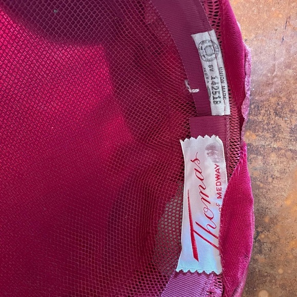 Vintage Velvet Leaves Hat Pink & Red Hat 60s Hat Union Made - Picture 6 of 6